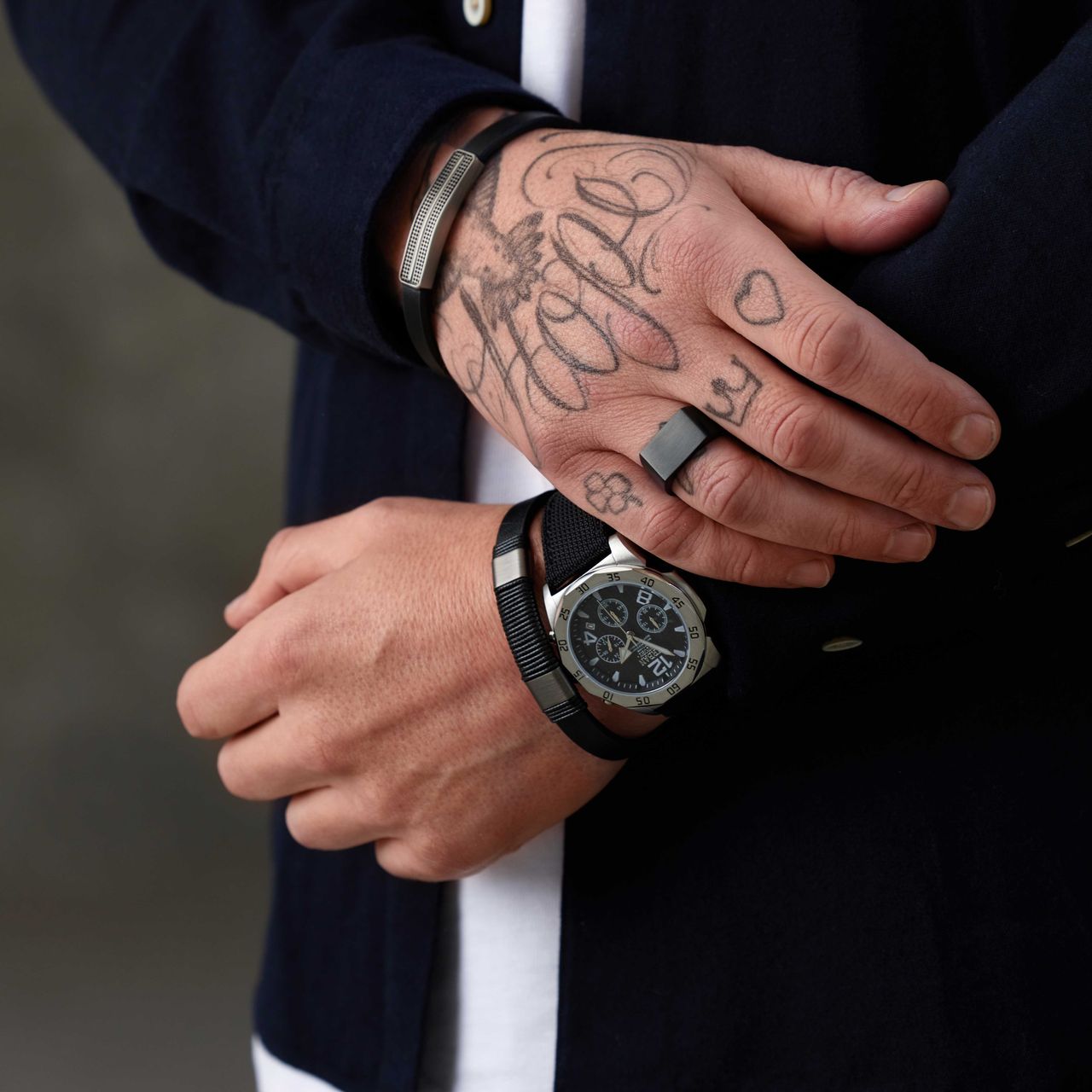 Gerecycled stainless steel blackplated heren zegelring