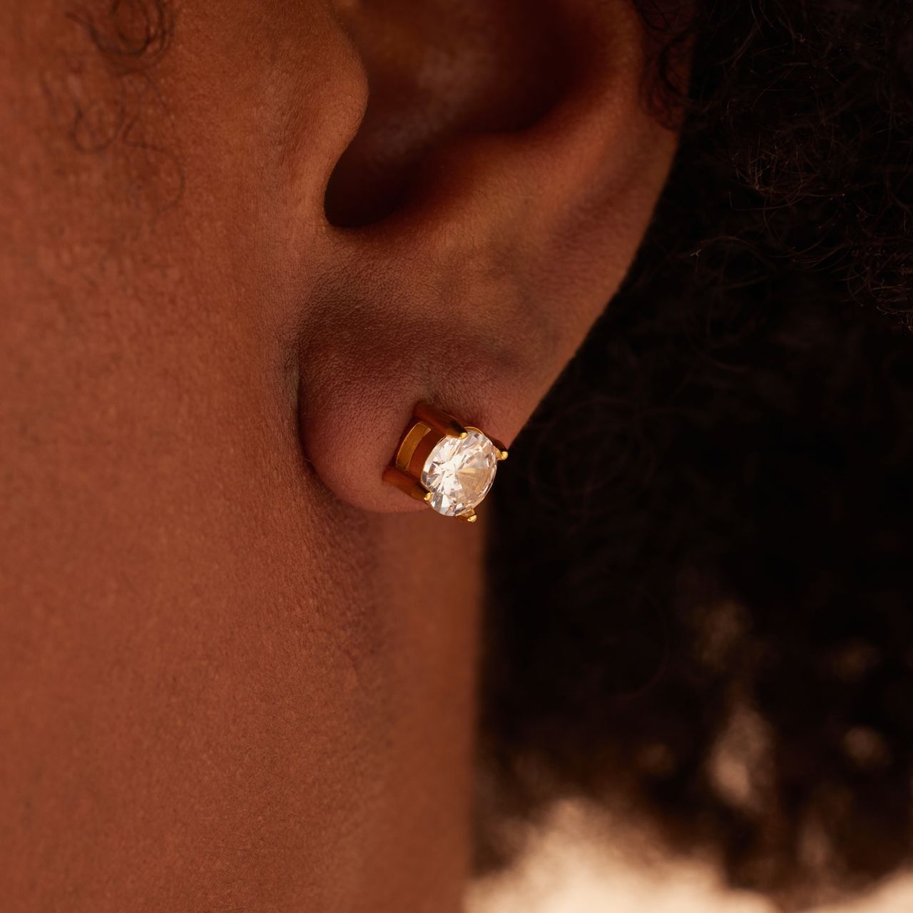 Gerecycled stalen oorknoppen golplated met zirkonia rond 6mm voor heren