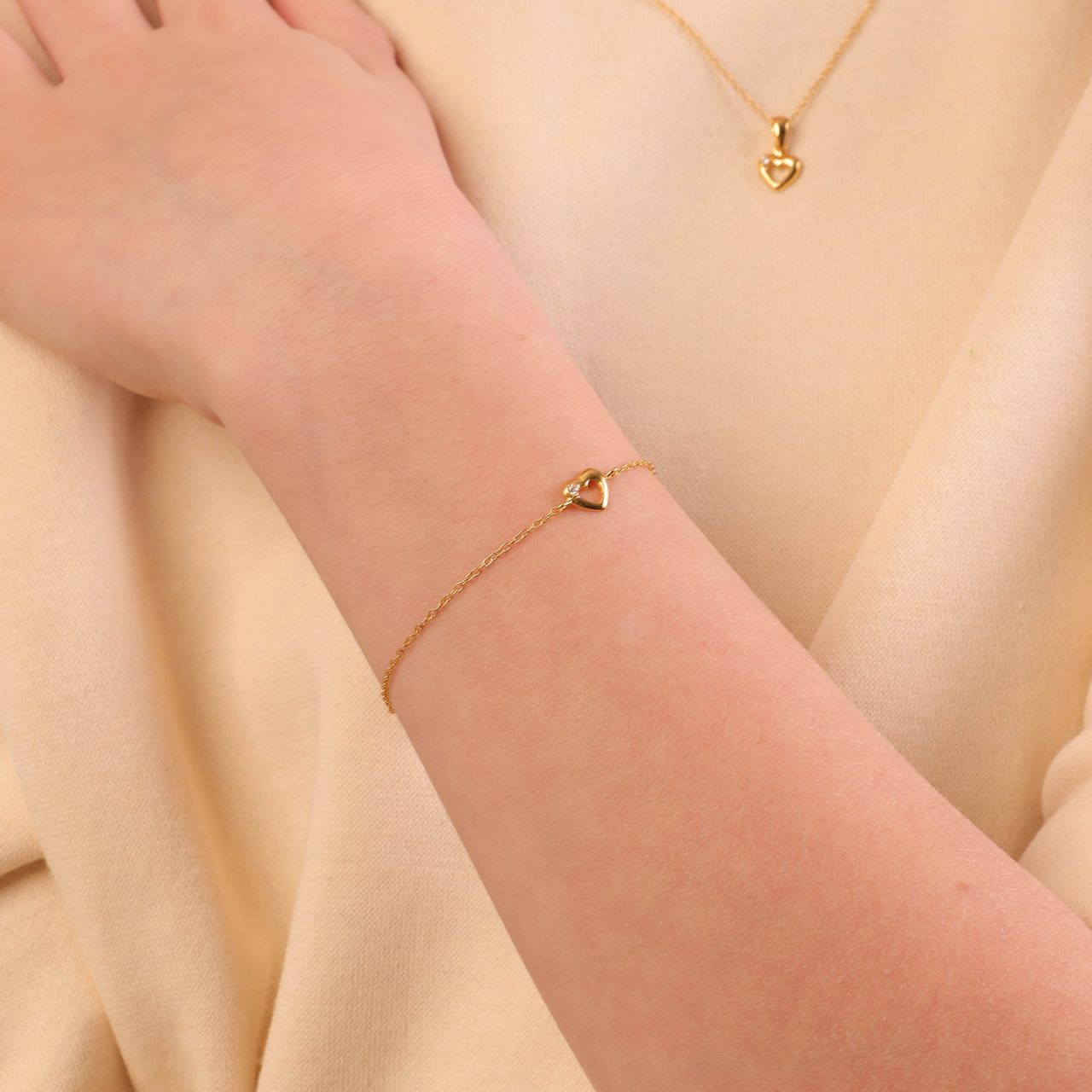 Zilveren goldplated kinderketting met hanger hart met zirkonia