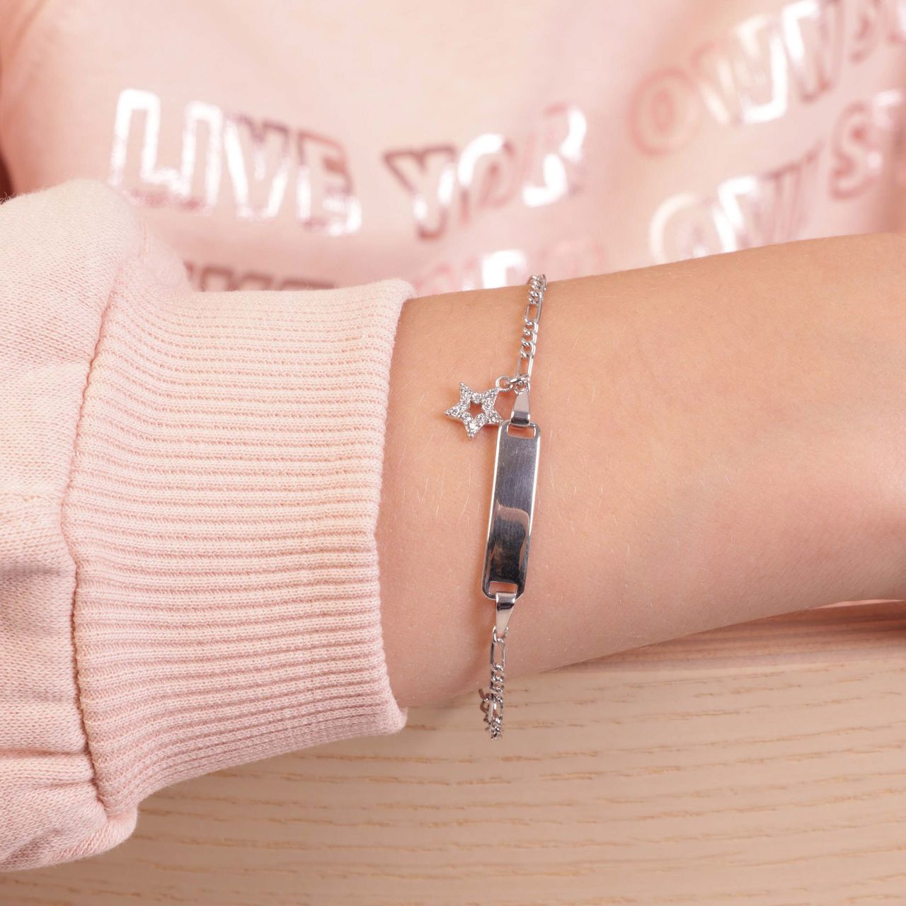 Zilveren kinderarmband ster met witte zirkonia