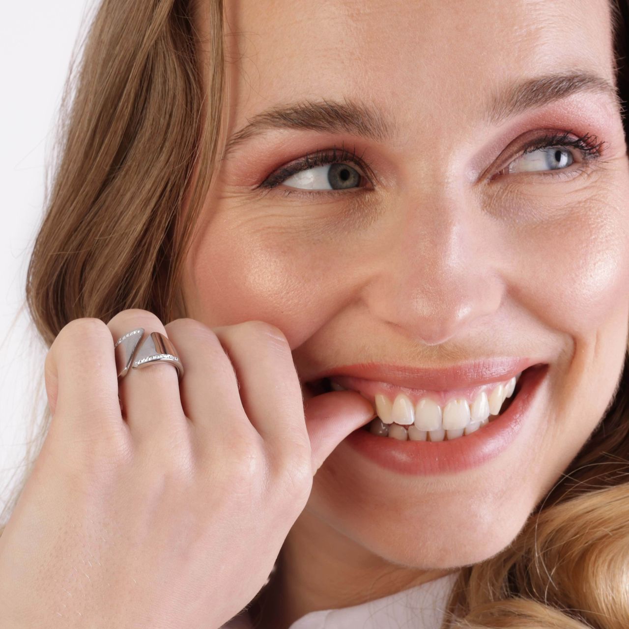 Gerecycleerd stainless steel ring met kristallen