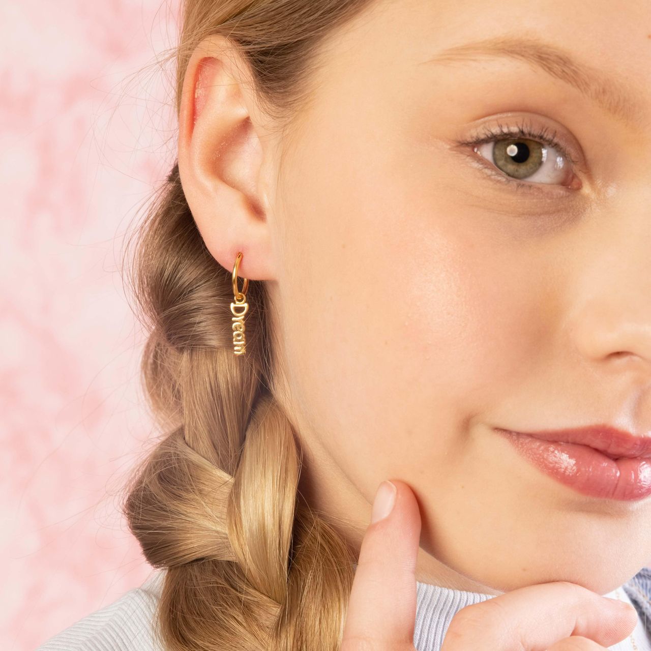 Zilveren goldplated oorringen met hanger dream