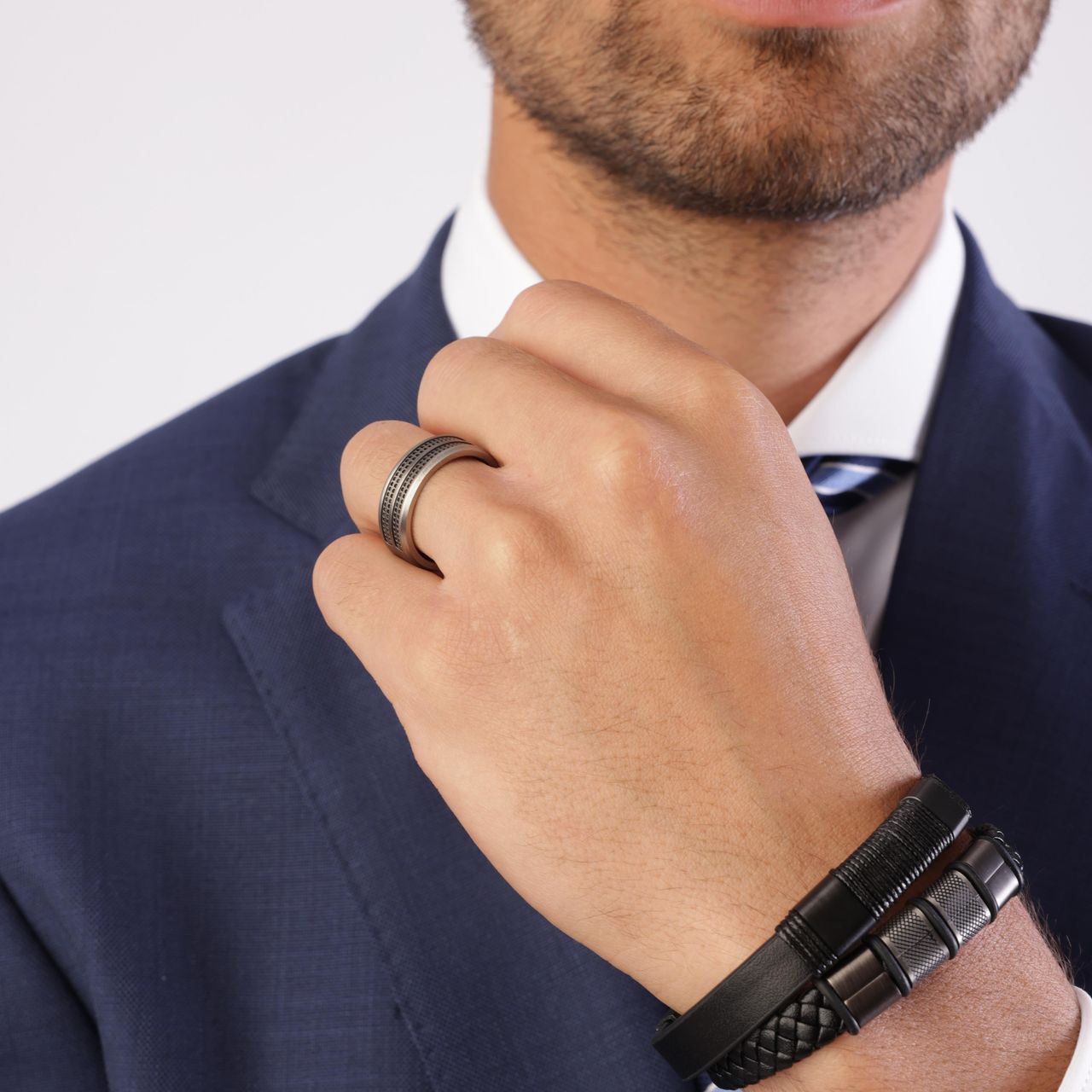 Gerecycled stainless steel herenring met patroon