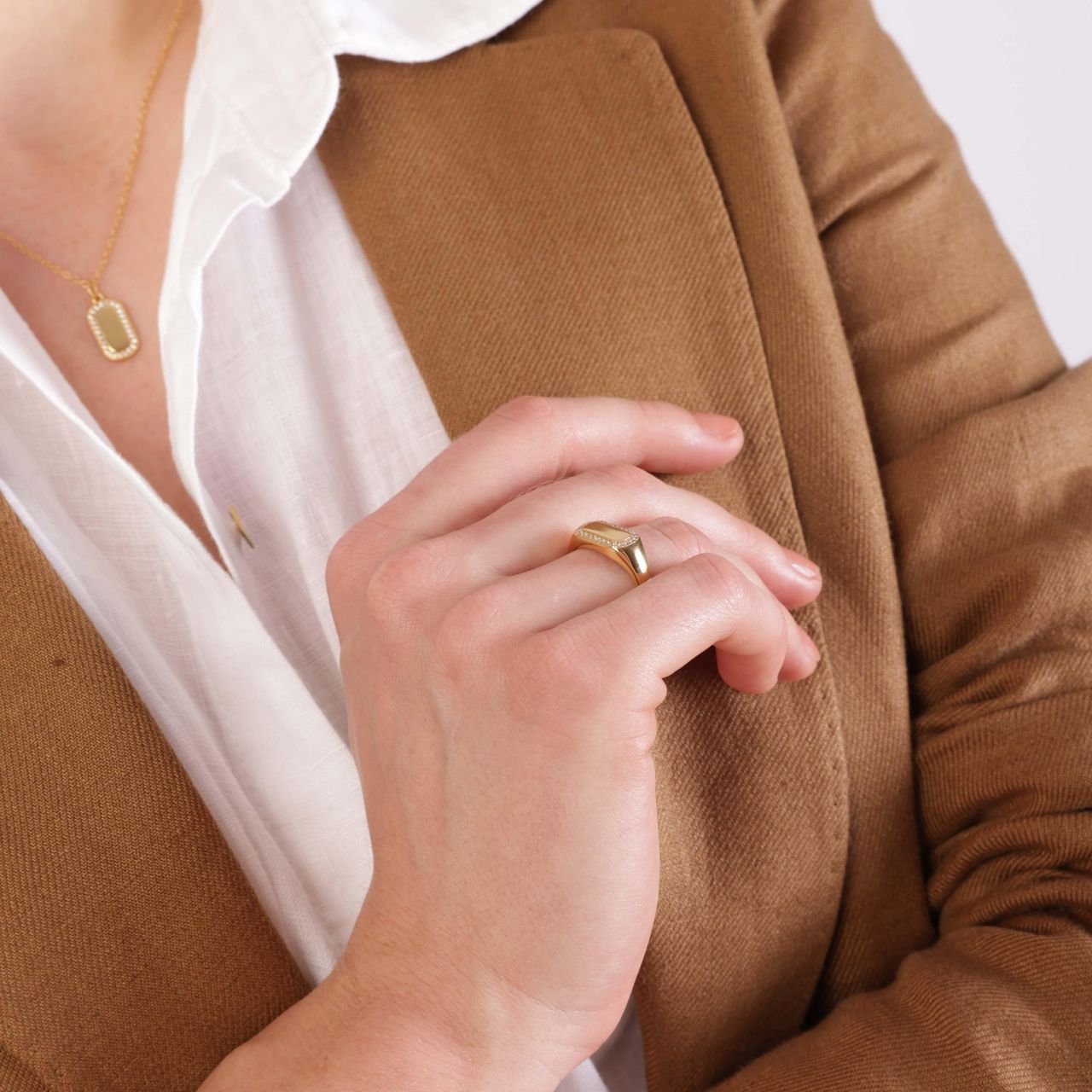 Zilveren goldplated zegelring met zirkonia voor dames