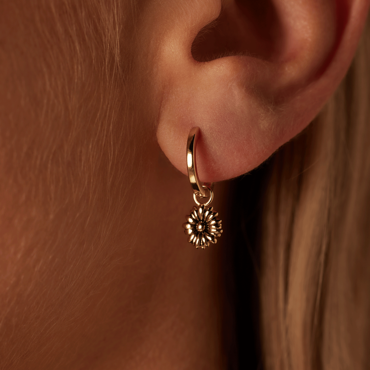 Zilveren goldplated oorringen met hanger geboortebloem voor dames