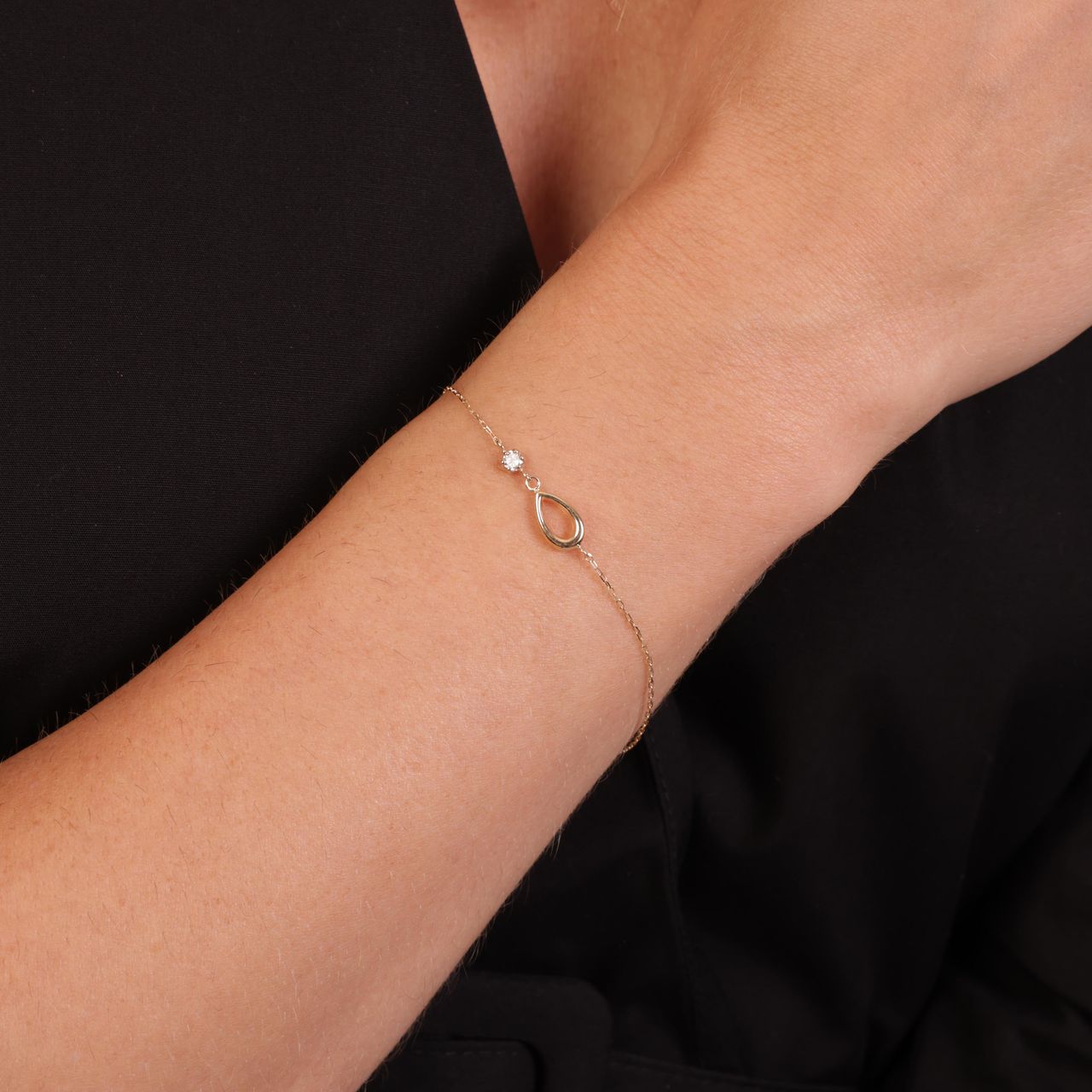 Armband, 585 Gold, mit Tropfen und Zirkonia