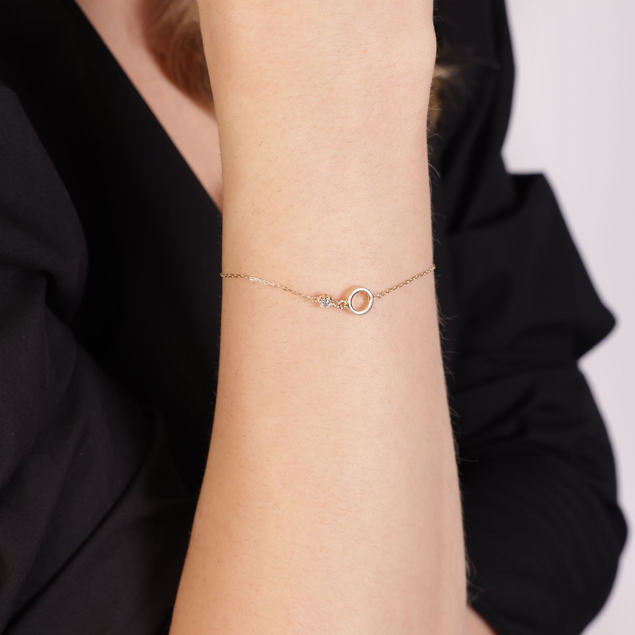 14 Karaat gouden armband rond en zirkonia