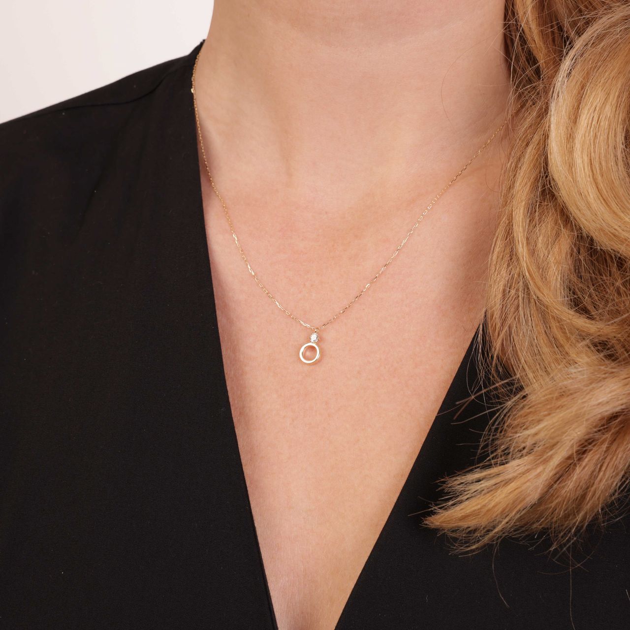 14 Karaat gouden ketting met hanger rond zirkonia