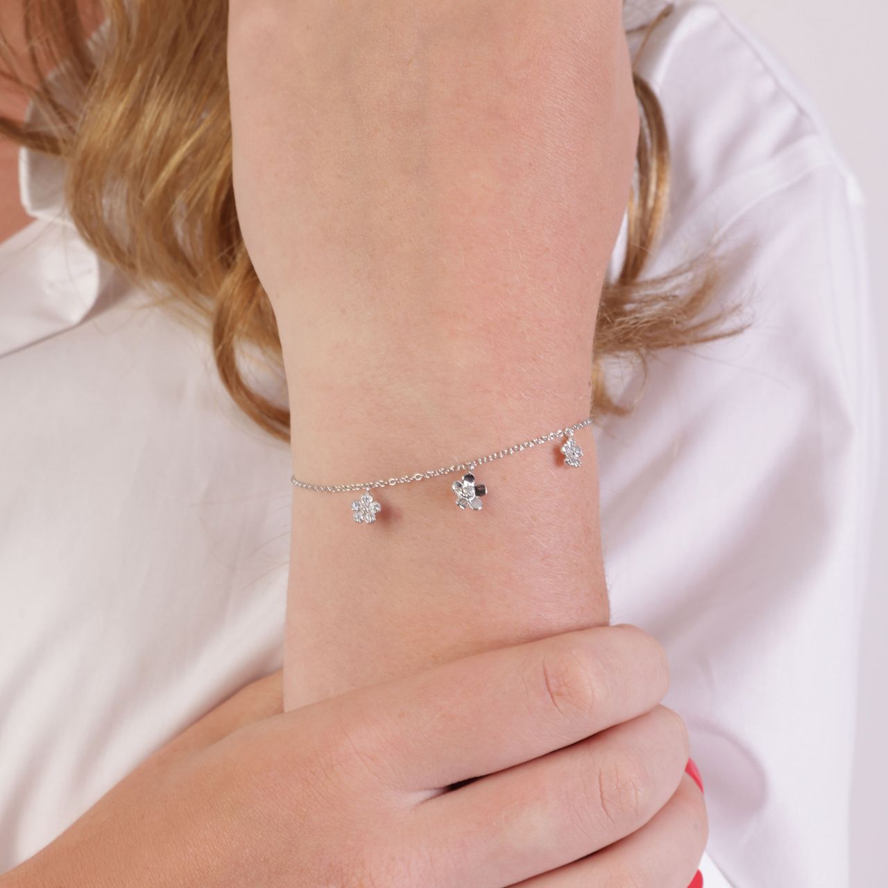 Zilveren armband met bedels bloem zirkonia