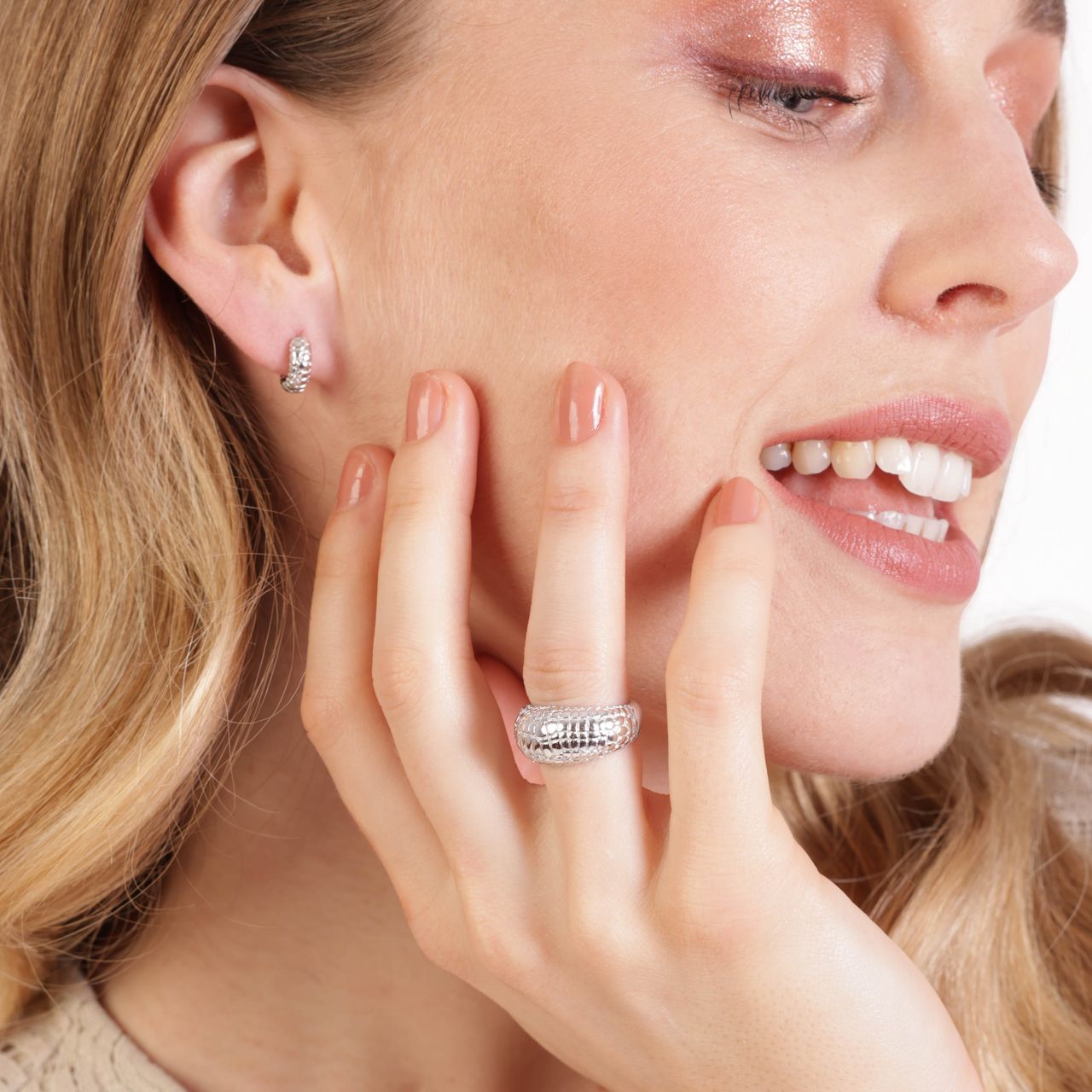Zilveren ring bewerkt croco