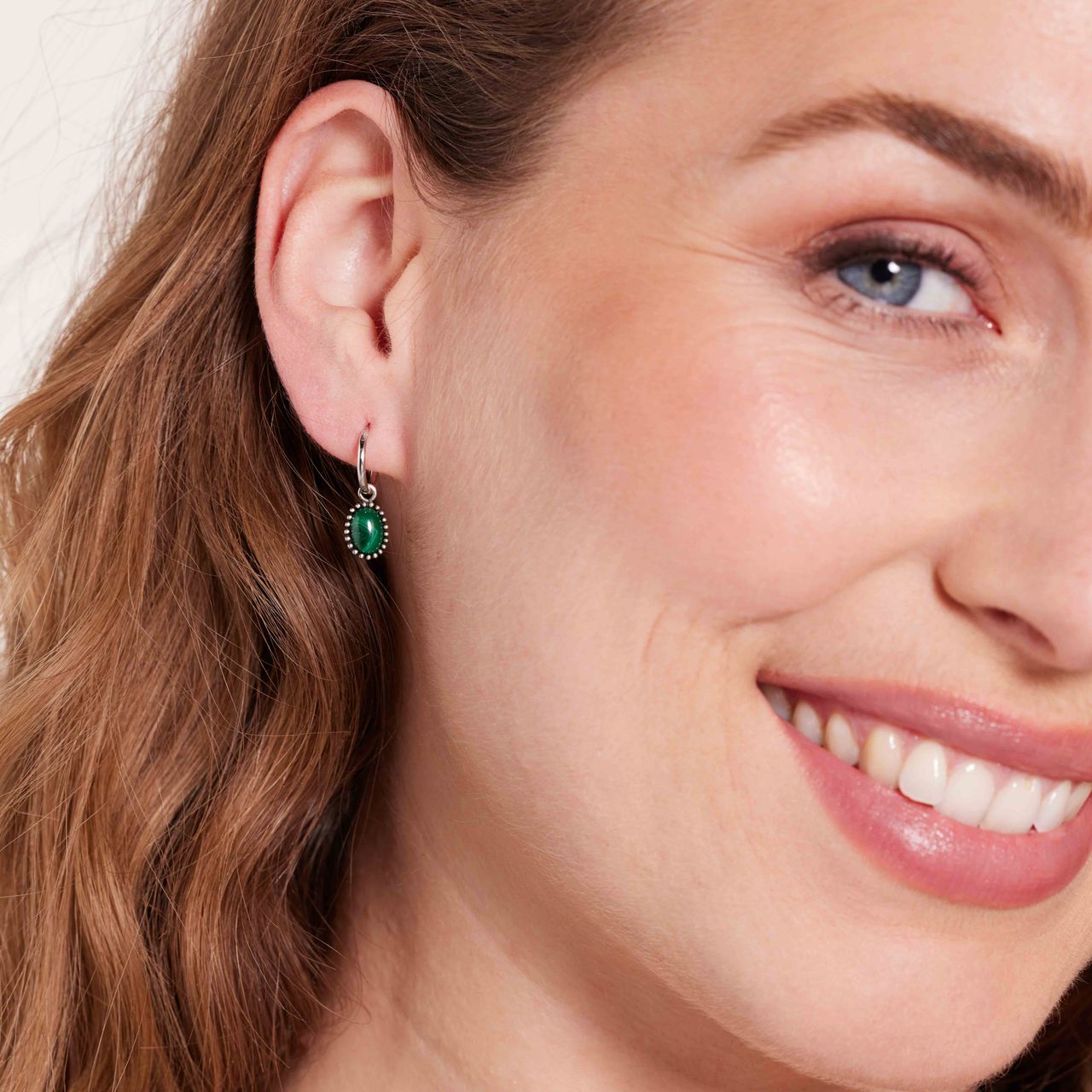 Zilveren oorringen met hanger Gemstone malachite