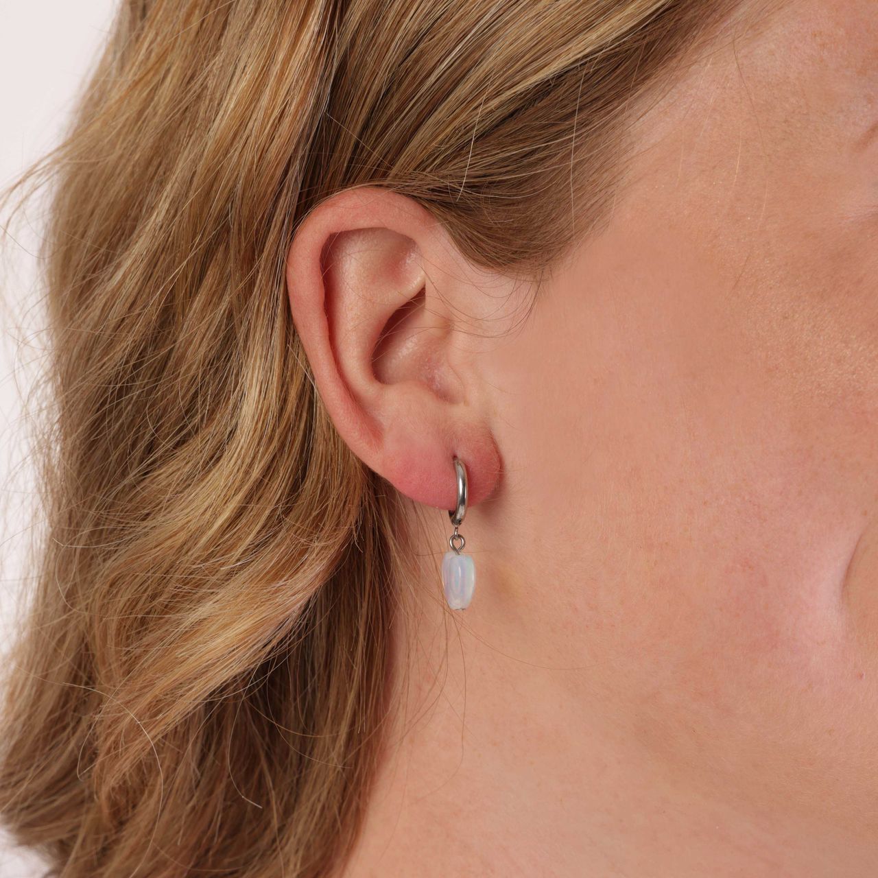 Stainless steel oorbellen met hartje maansteen