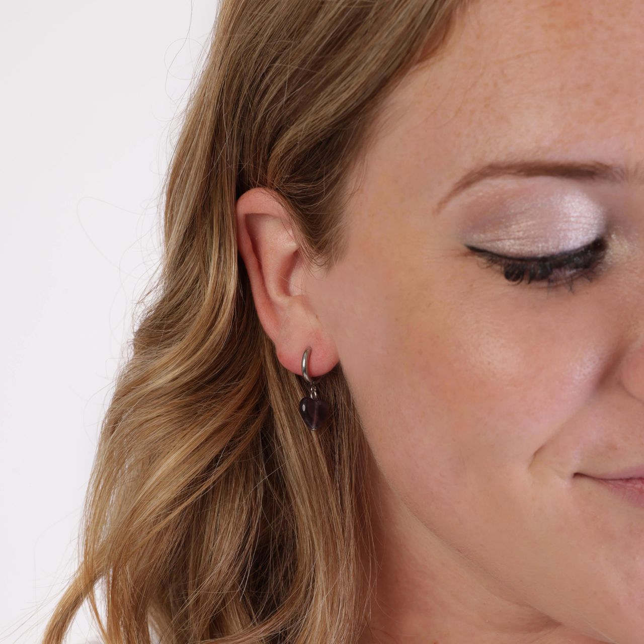 Stalen oorbellen met hartje amethyst