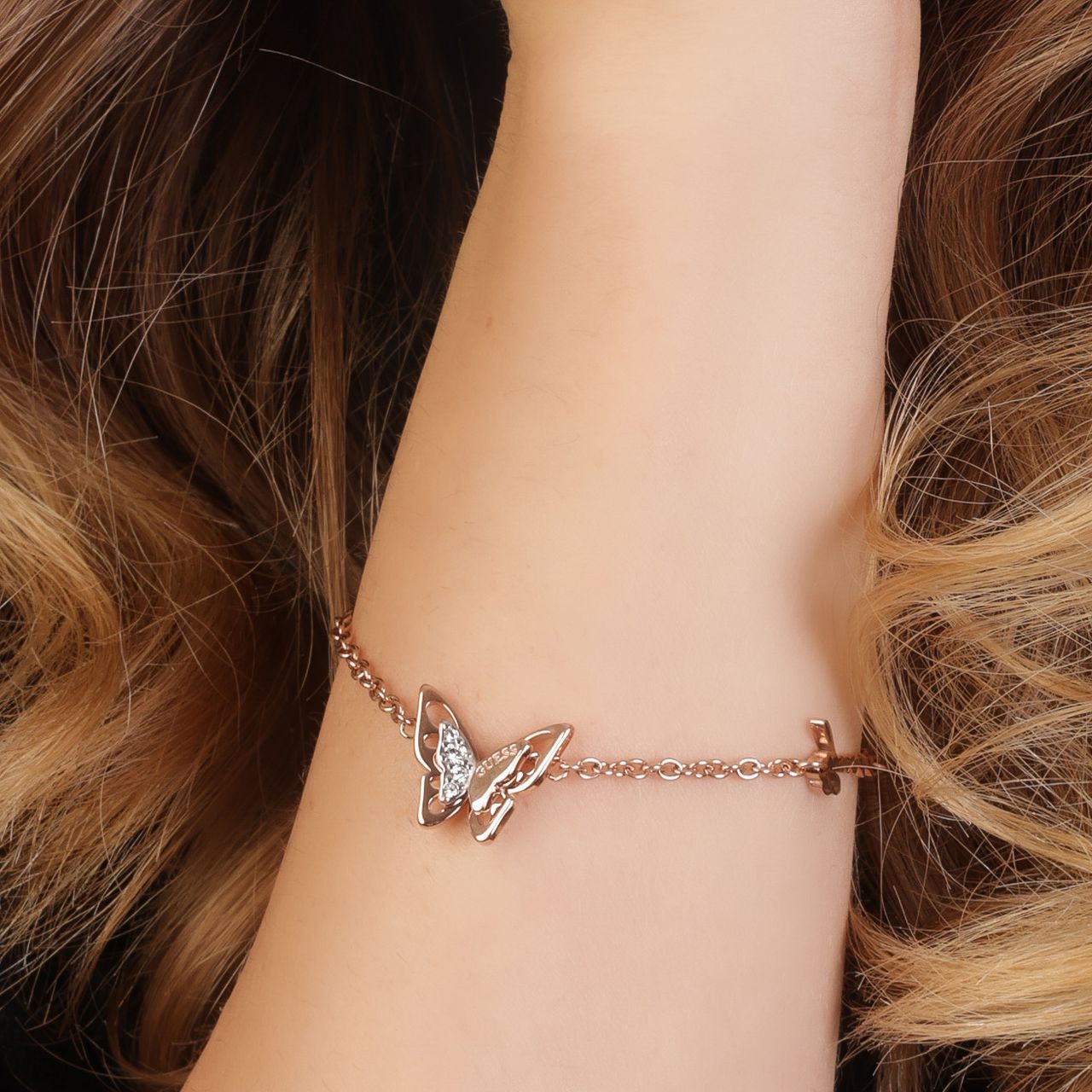 Guess-Armband, Edelstahl, rotvergoldet, Schmetterlingsanhänger, FLY AWAY