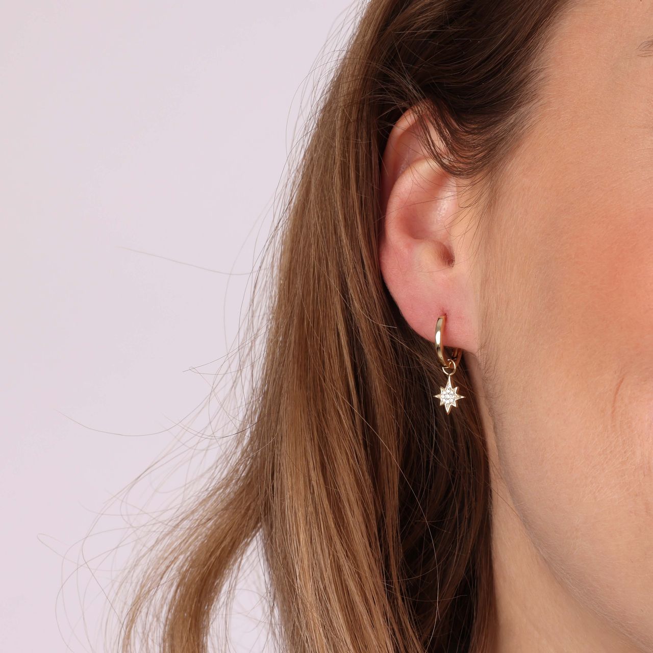 Zilveren goldplated oorringen ster met zirkonia voor dames