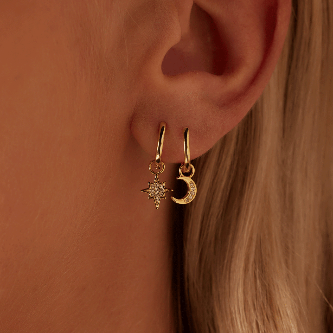 Zilveren goldplated oorringen ster met zirkonia voor dames