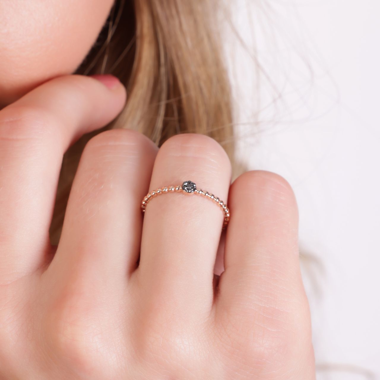 Ring, 585 Rotgold, 7 schwarze Diamanten 0,025 ct, Kugel