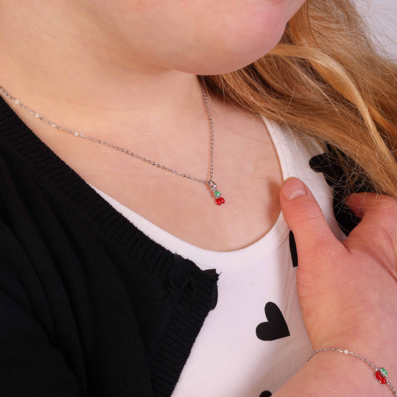 Zilveren ketting met hanger enamel kers