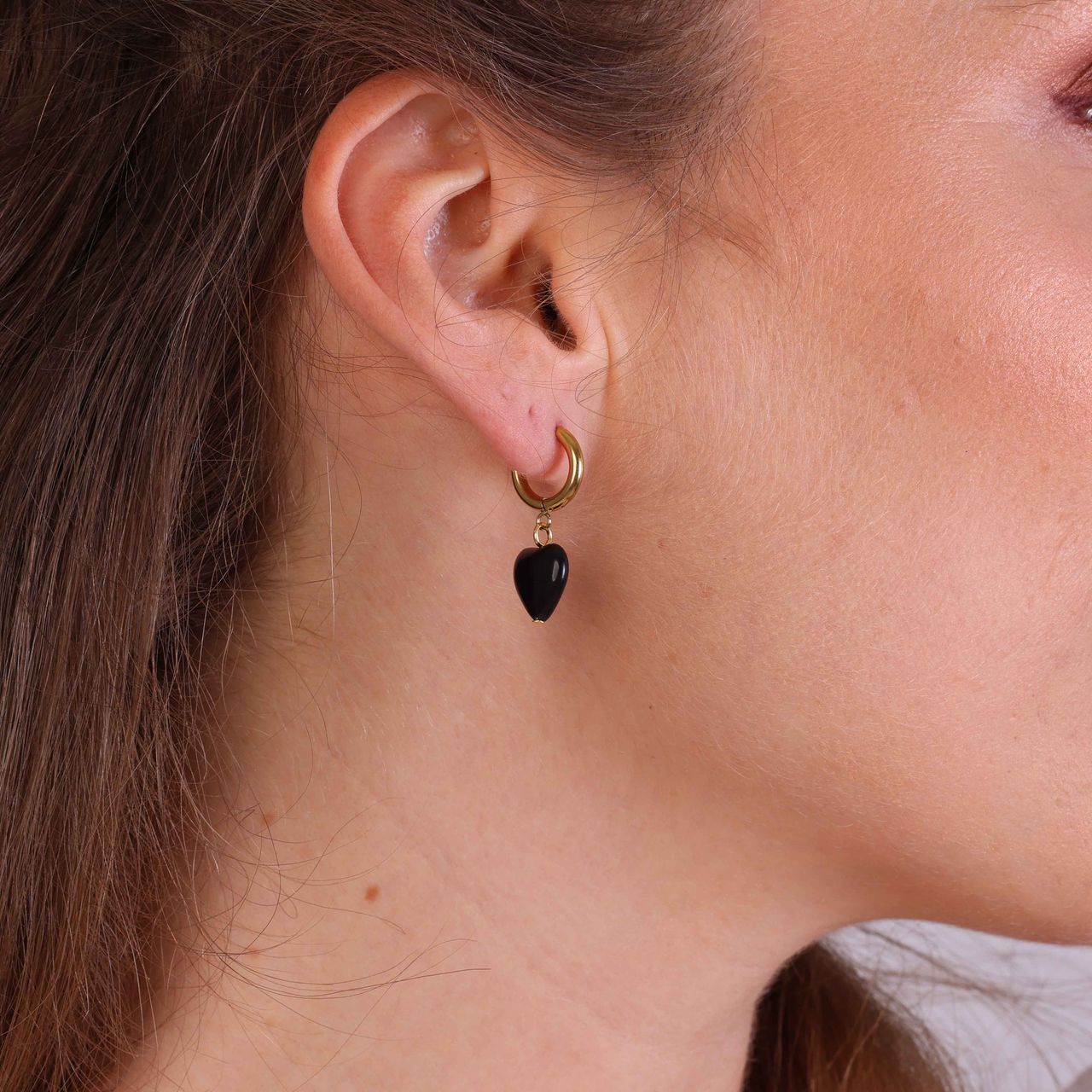 Stainless steel goldplated oorringen met hanger hart met obsidiaan voor dames