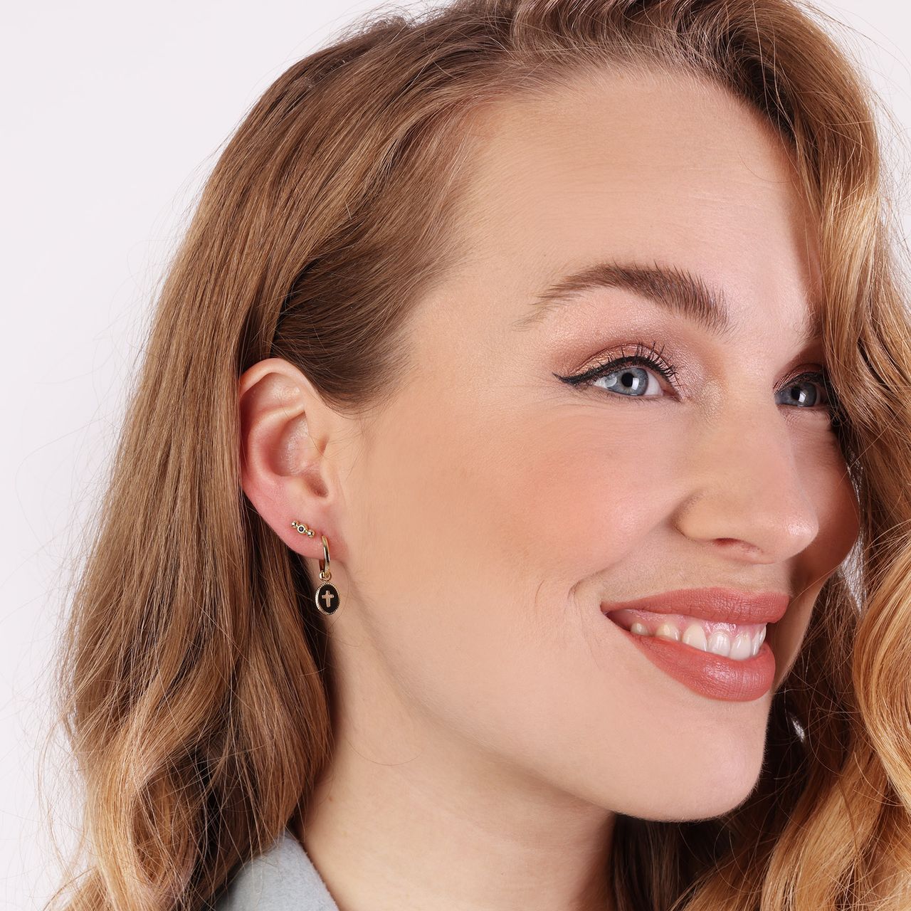 Zilveren goldplated oorknoppen bol met zirkonia voor dames