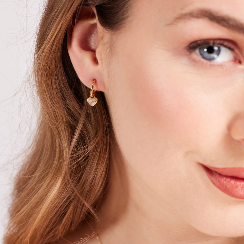 Zilveren goldplated oorhangers hart met zirkonia voor dames