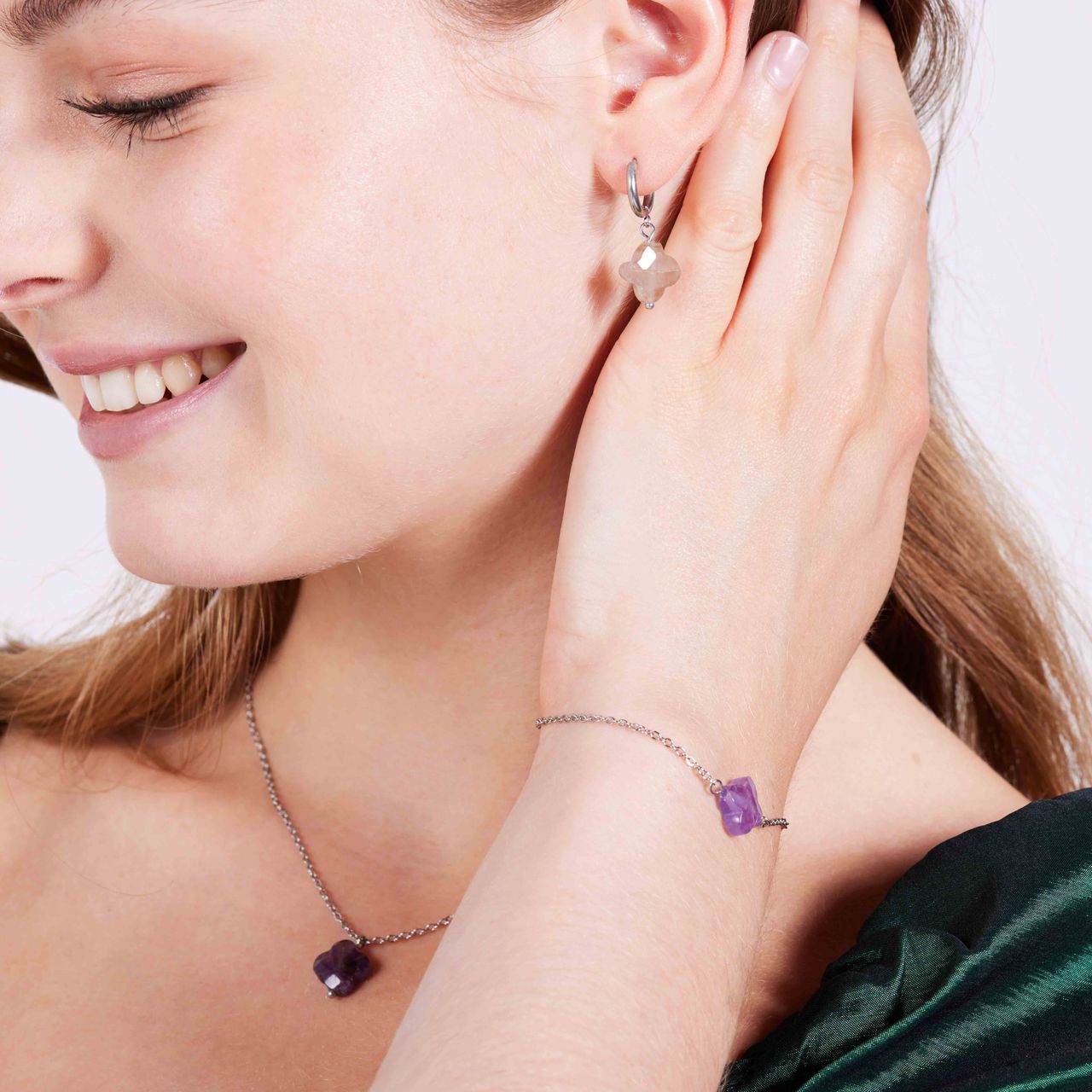Ohrringe aus Edelstahl mit Amethyst-Anhänger