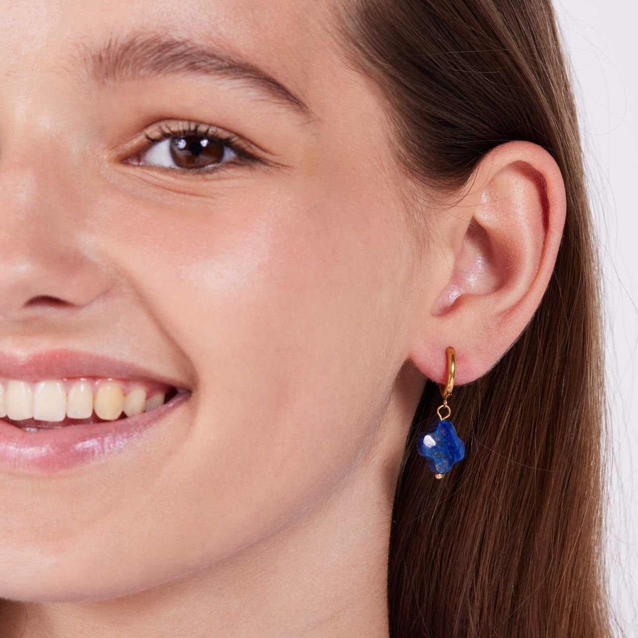 Stainless steel goldplated oorringen met hanger bloem met lapis lazuli voor dames