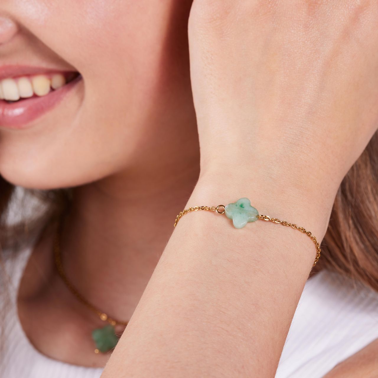 Stainless steel goldplated fantasiearmband met hanger met groene aventurijn voor dames