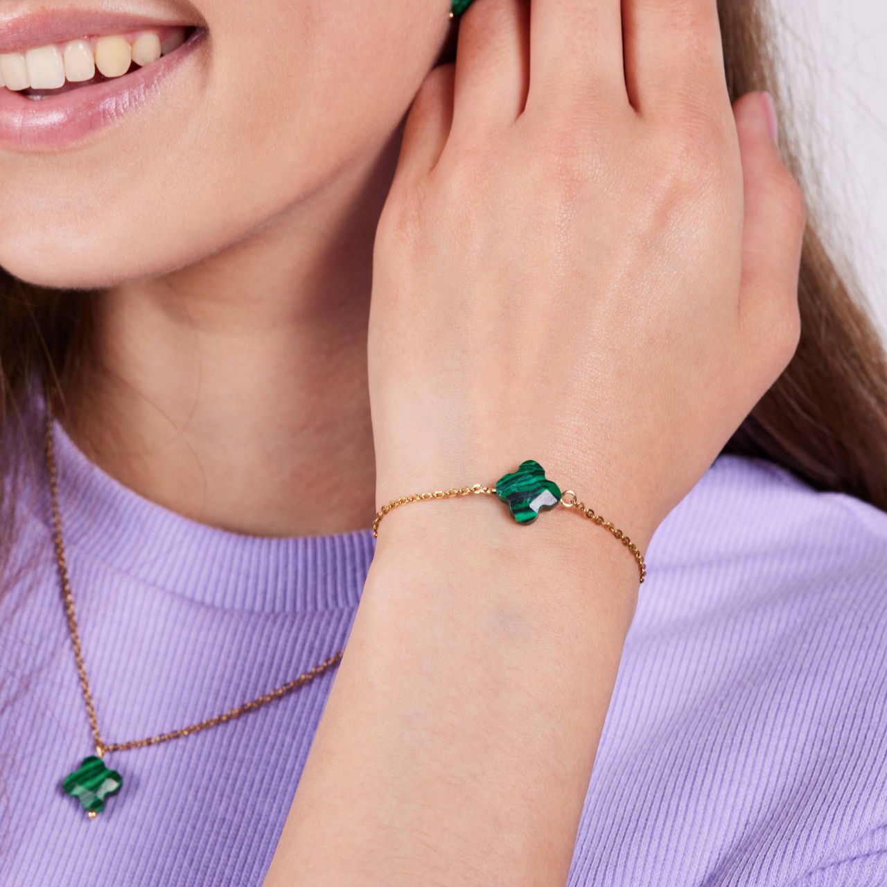 Stainless steel goldplated fantasiearmband met hanger bloem met malachiet voor dames