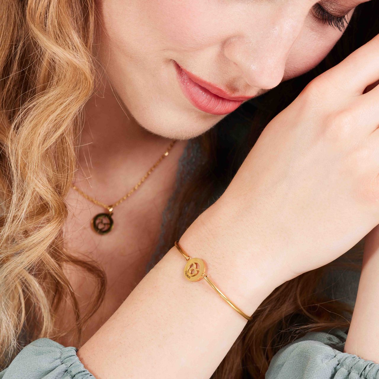 Stainless steel goldplated fantasiearmband met sterrenbeeld Stier voor dames