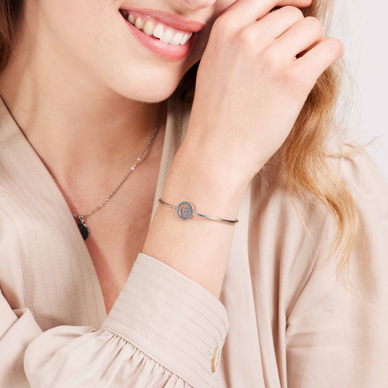 Stainless steel armband to the moon and back