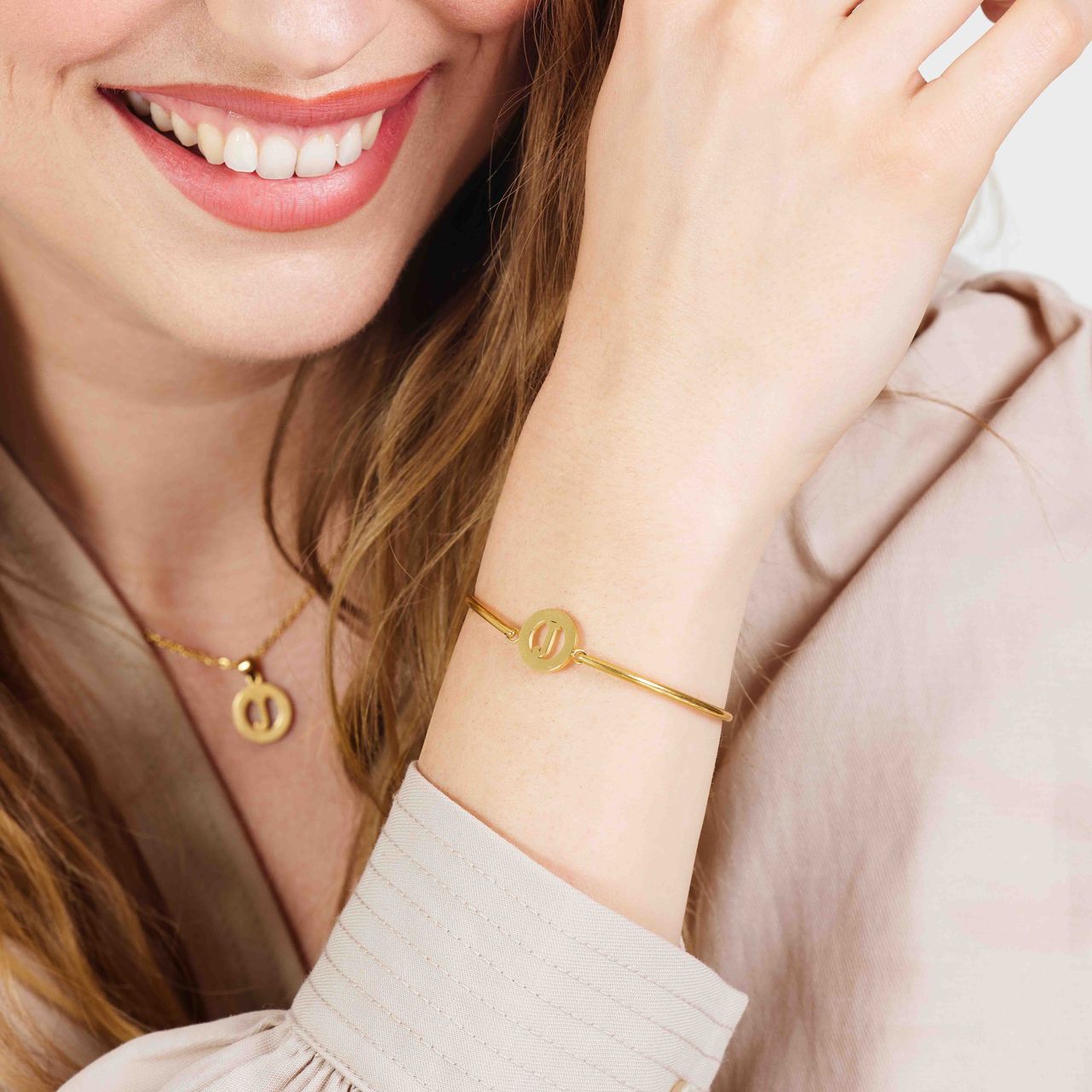Stainless steel goldplated fantasiearmband met letterhanger J voor dames
