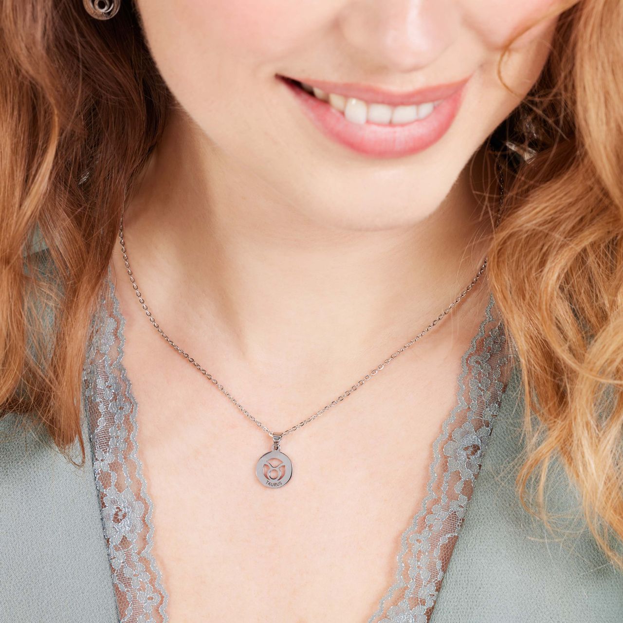 Stalen ketting met sterrenbeeld stier
