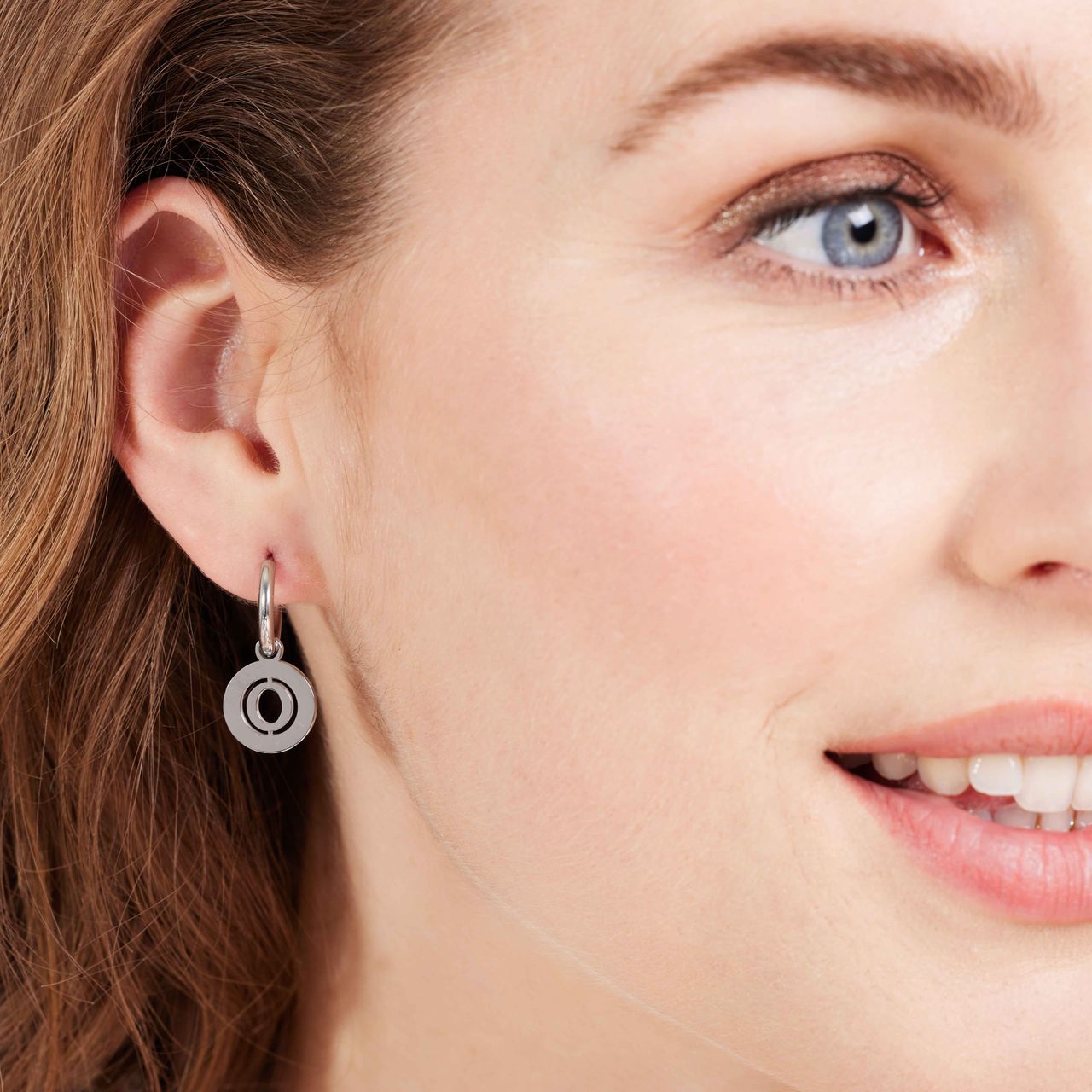 Stainless steel oorbellen met letter - O