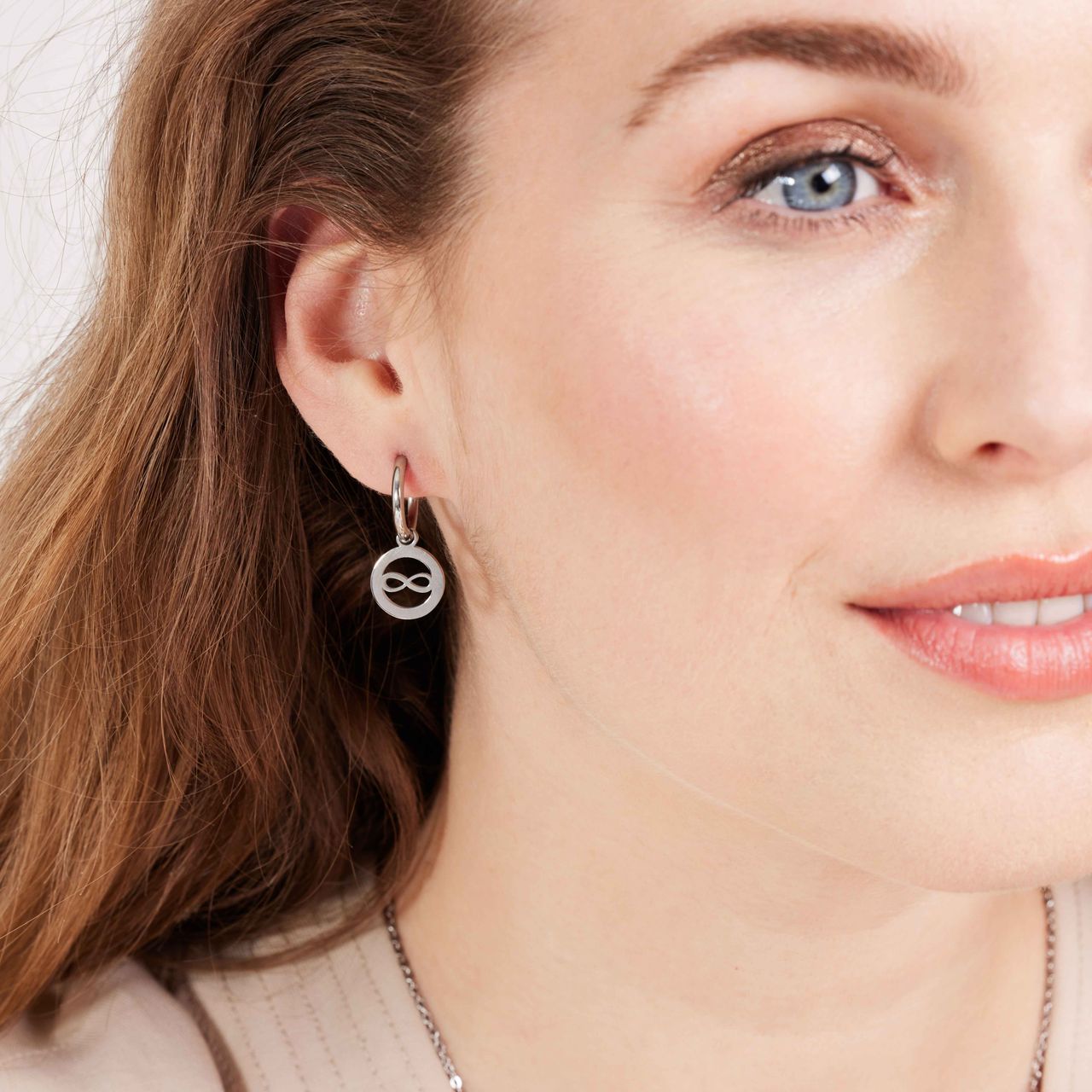 LivLiv stainless steel oorringen met open infinity voor dames