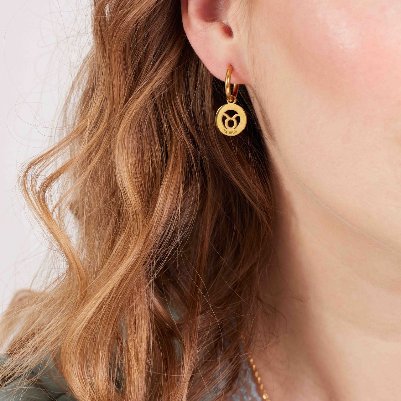 Stainless steel goldplated oorringen sterrenbeeld Stier voor dames