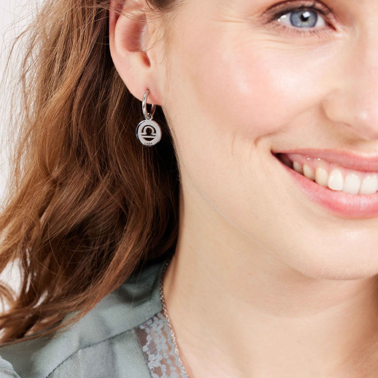 Stainless steel oorbellen met sterrenbeeld weegschaal