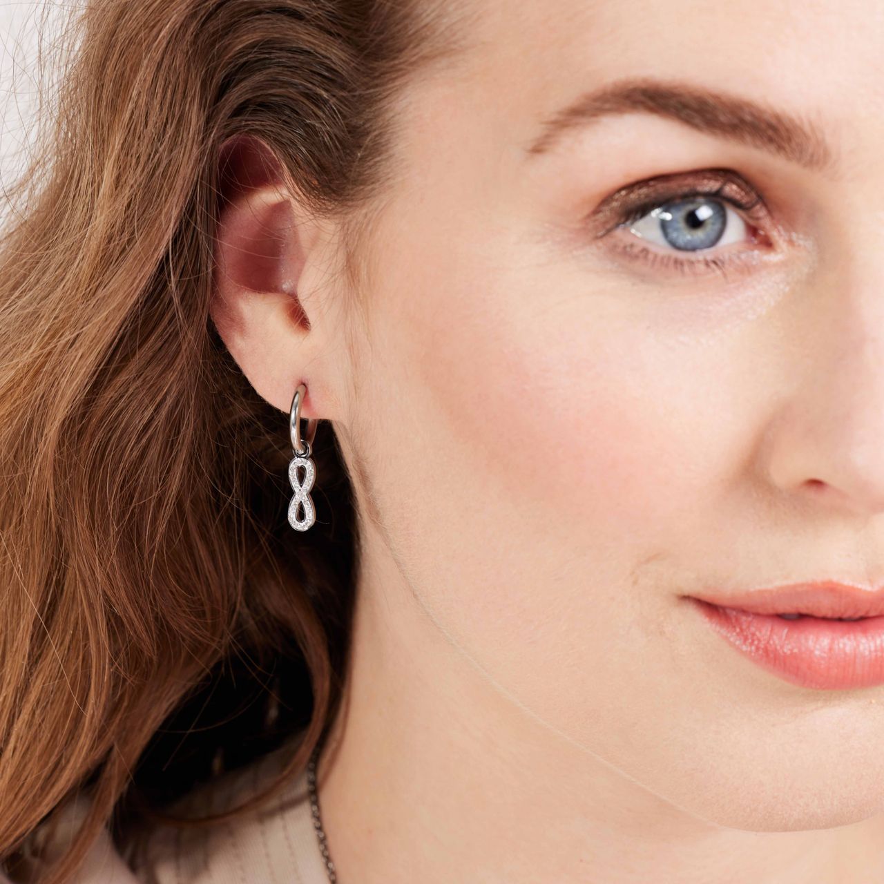 LivLiv stainless steel oorringen met infinity voor dames