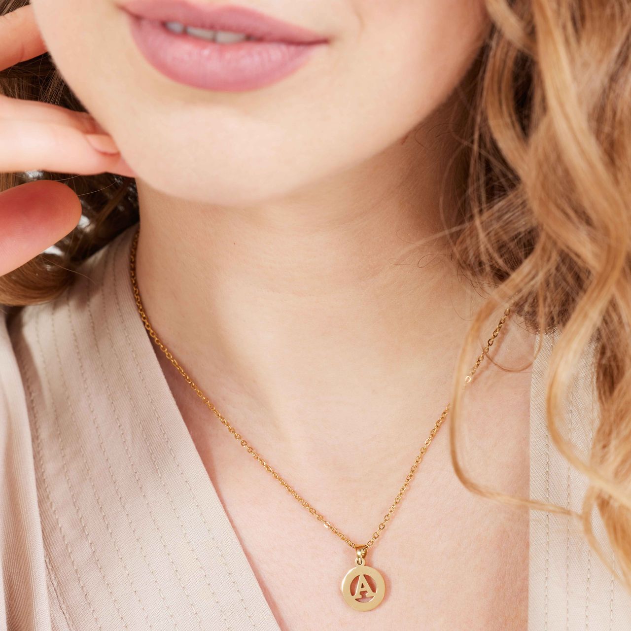 Stainless steel goldplated ketting met letterhanger A voor dames