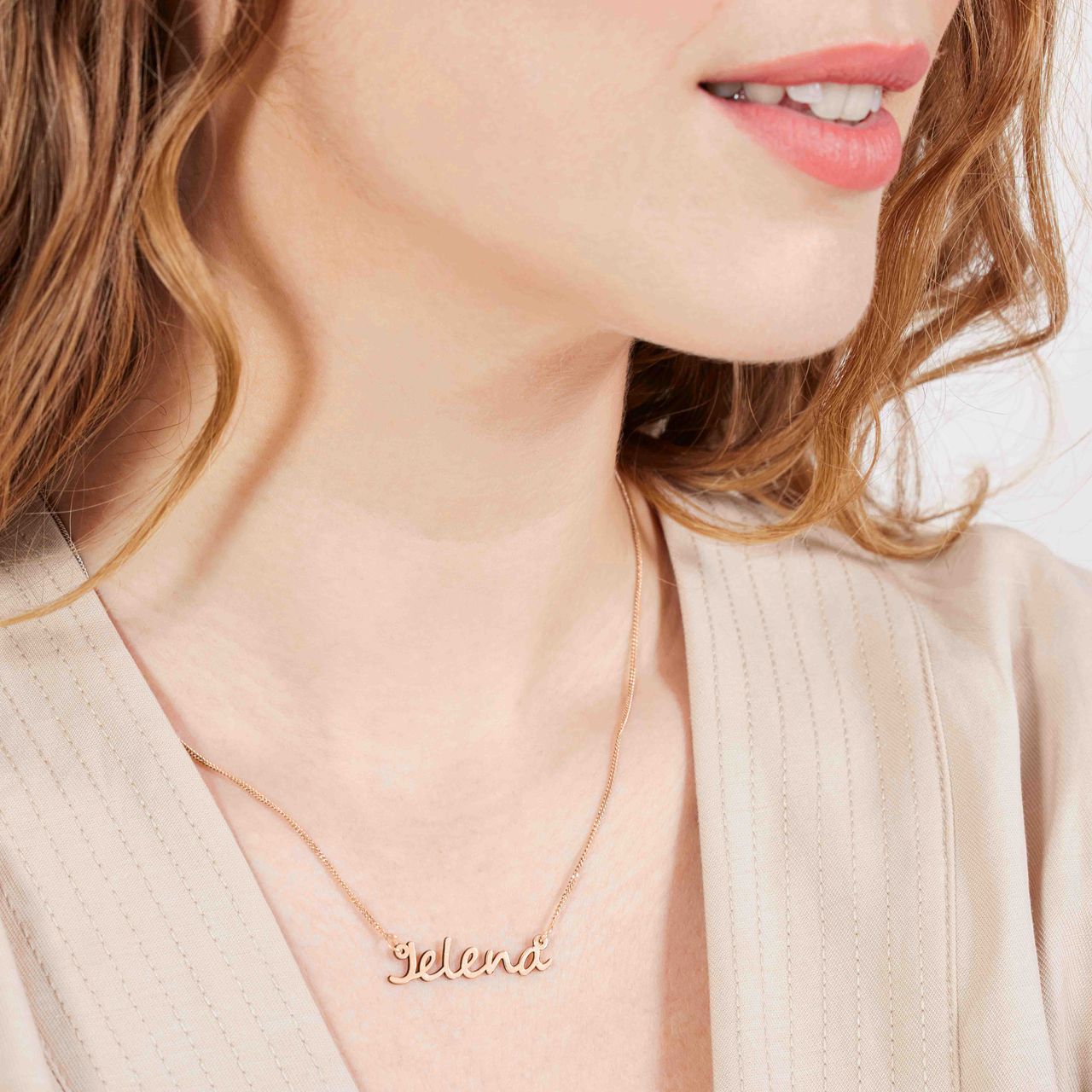 Zilveren roséplated naamketting voor dames