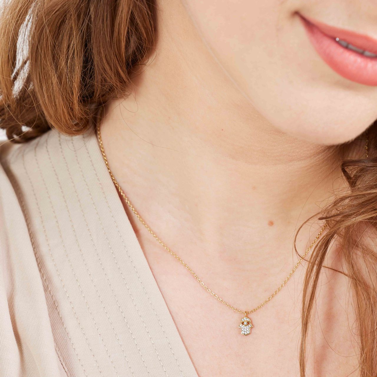 Zilveren ketting goldplated hand van Fatima met zirkonia