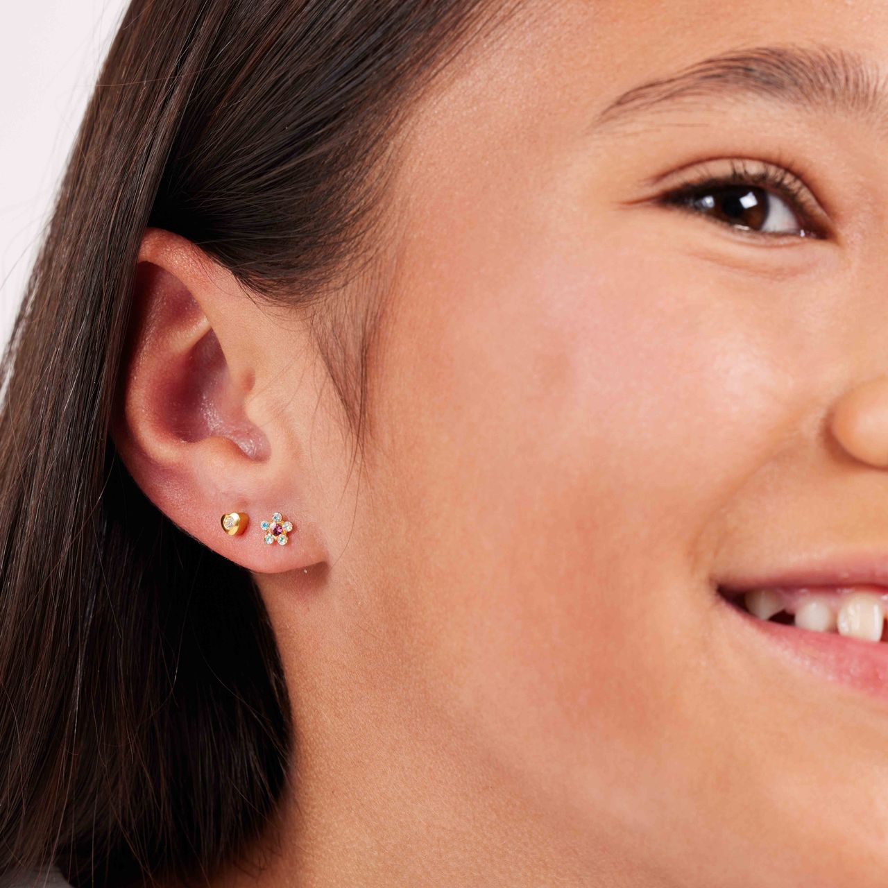 Tiny Tips stalen goldplated oorbellen hart kristal