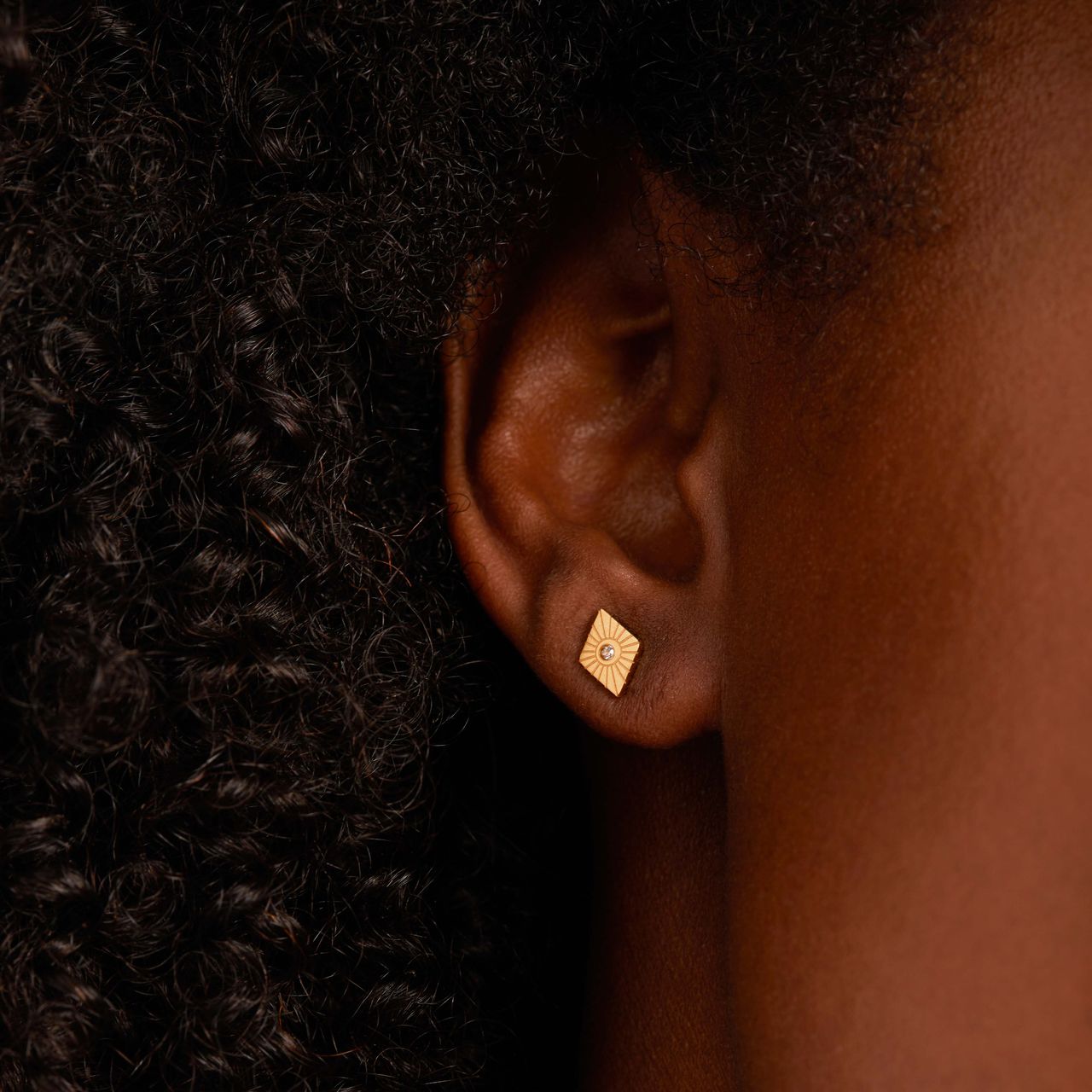 Stalen goldplated oorknoppen met zirkonia voor dames