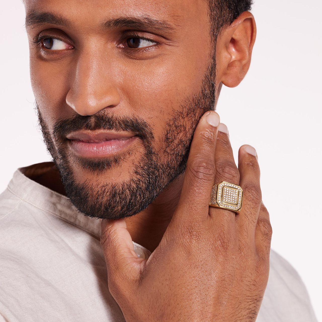 Stainless steel goldplated herenzegelring met zirkonia