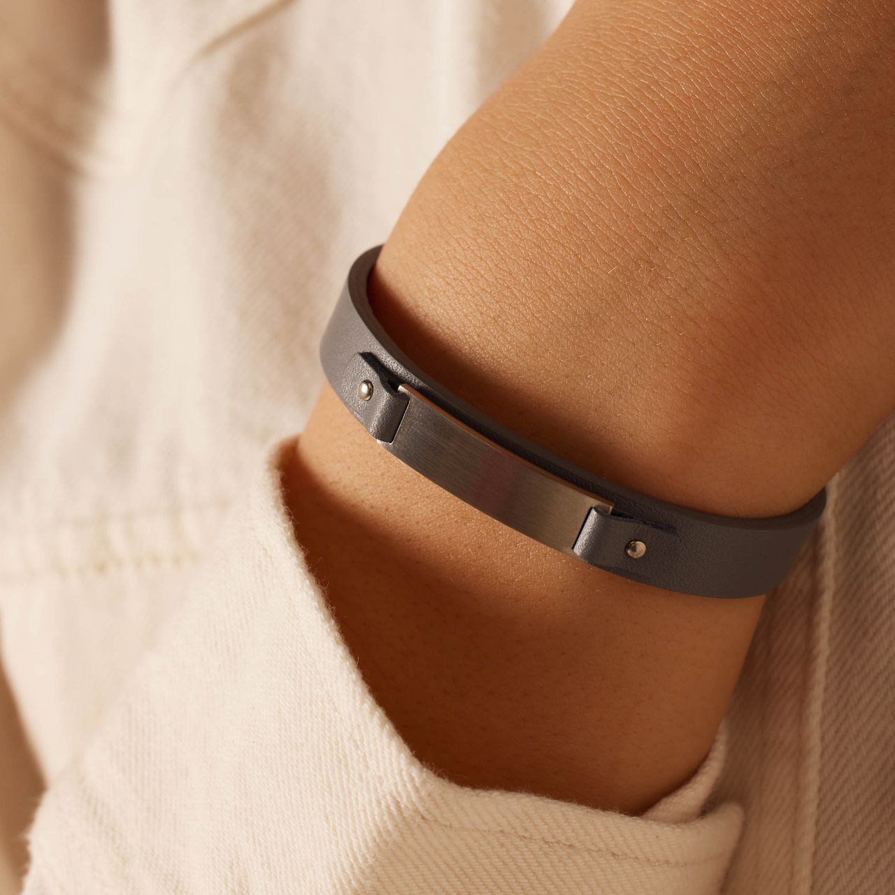 Gerecycleerd stalen jongens armband leer grijs