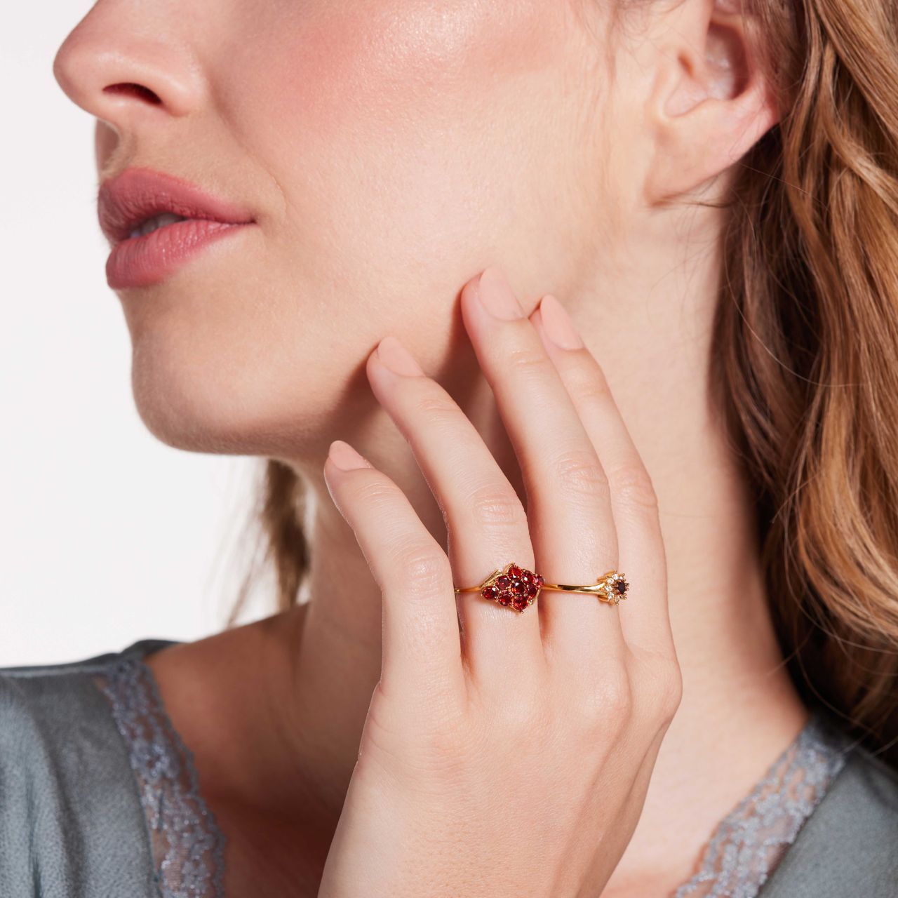 Stainless steel goldplated vintage ring met bloem ento rood