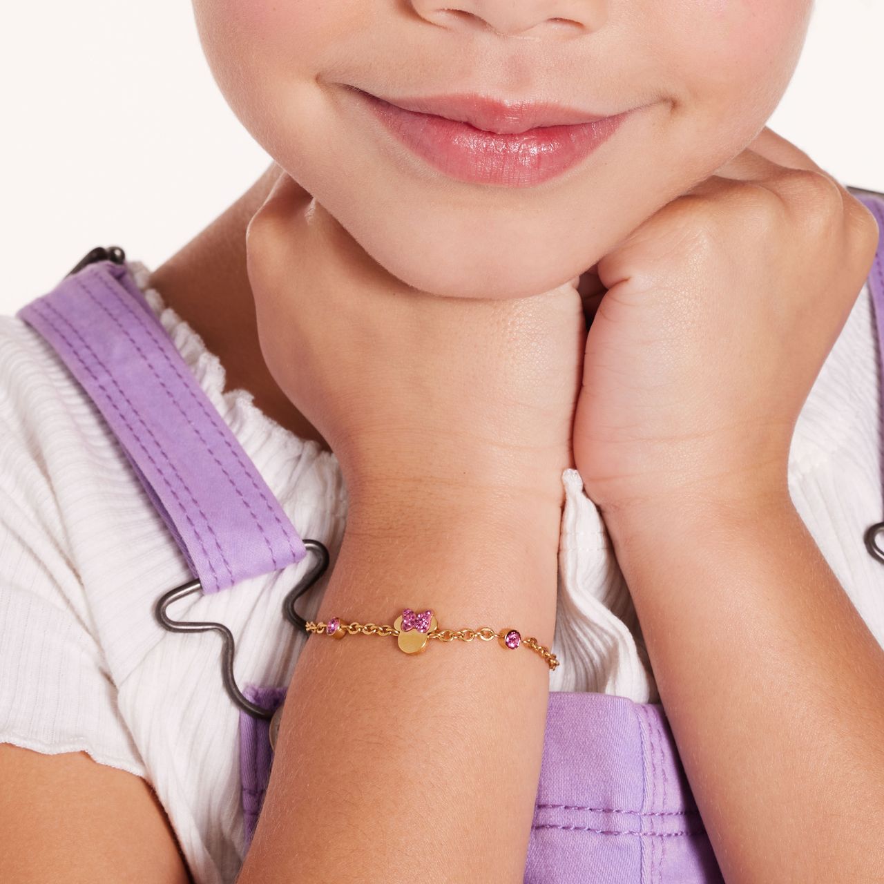 Disney stainless steel goldplated kinderfantasiearmband met hanger Minnie Mouse met roze kristal