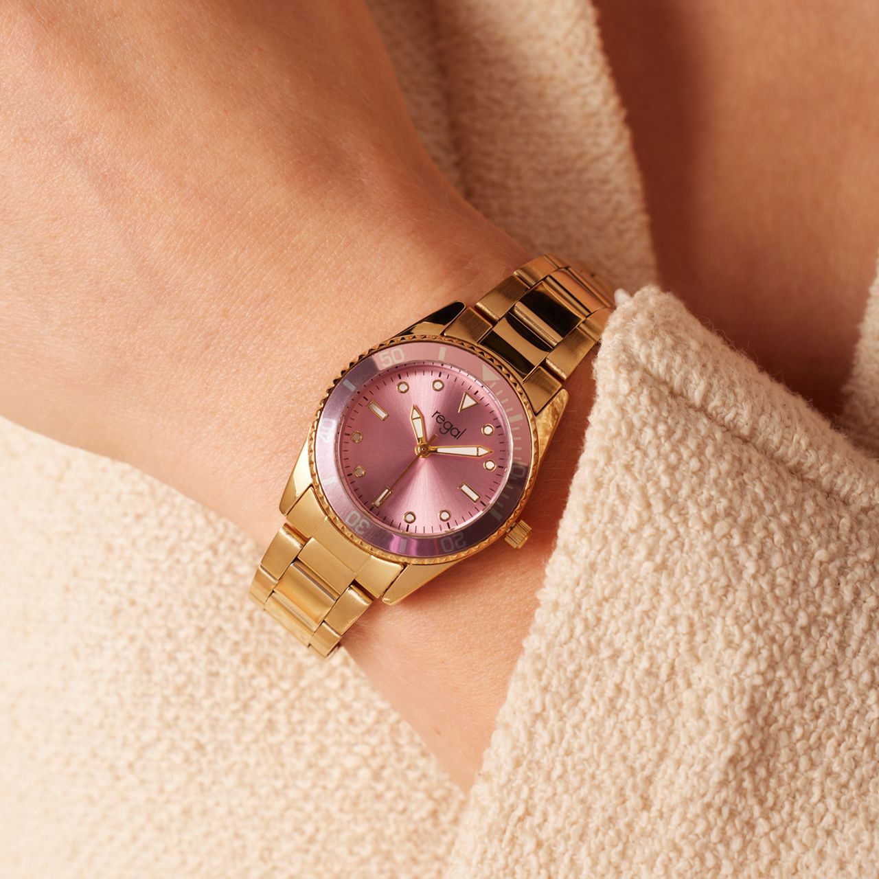 Regal dames horloge met stainless steel band