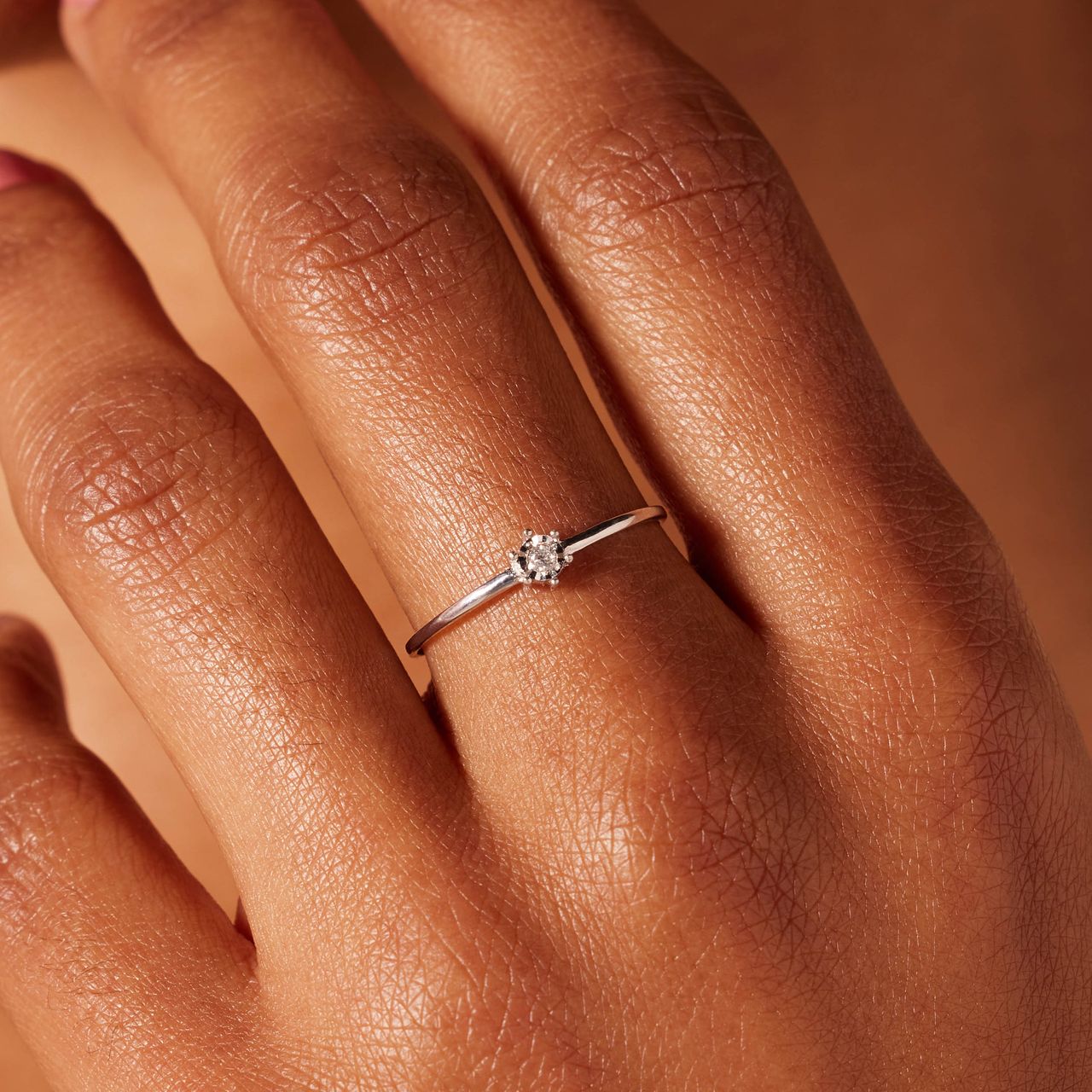 14 karaat witgouden ring solitair diamant (0,025ct)