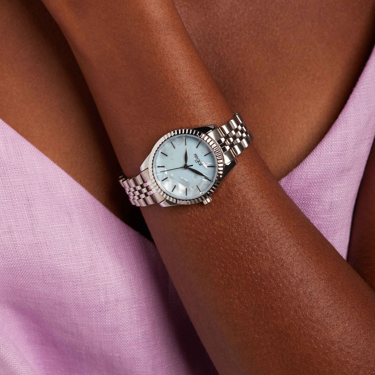 Regal horloge met stainless steel band